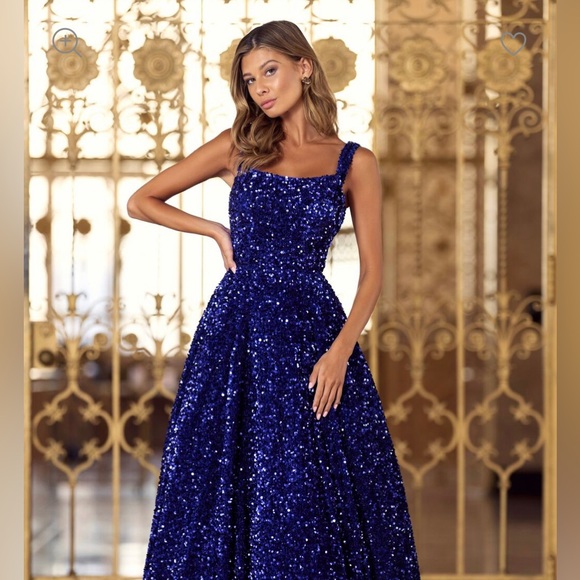 sherri hill navy blue dress Buy style 57057 designed by SherriHill The single shoulder asymmetrical neckline bodice is adorn in rich sparkling appliques over sheer illusion Sherri Hill Lace Ruffle Mermaid